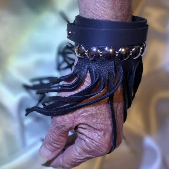 Black Leather Fringe Bracelet - Picture 4 of 8